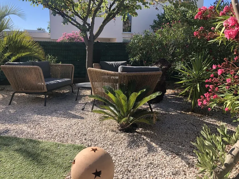 Modern villa, seafront - 300 m from the beach. - Image 1