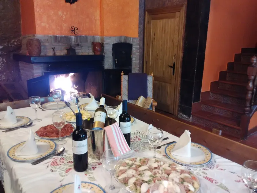 Offre spéciale, maison de famille en pierre et amis avec cave à vin, barbecue et WIFI - Image 1