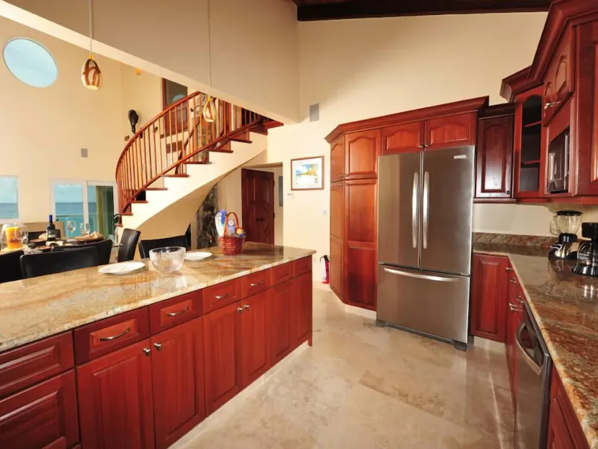 Waterfront Luxury 3 Bedroom 3 Bathroom Penthouse Walking Distance To Cruz Bay - Image 1