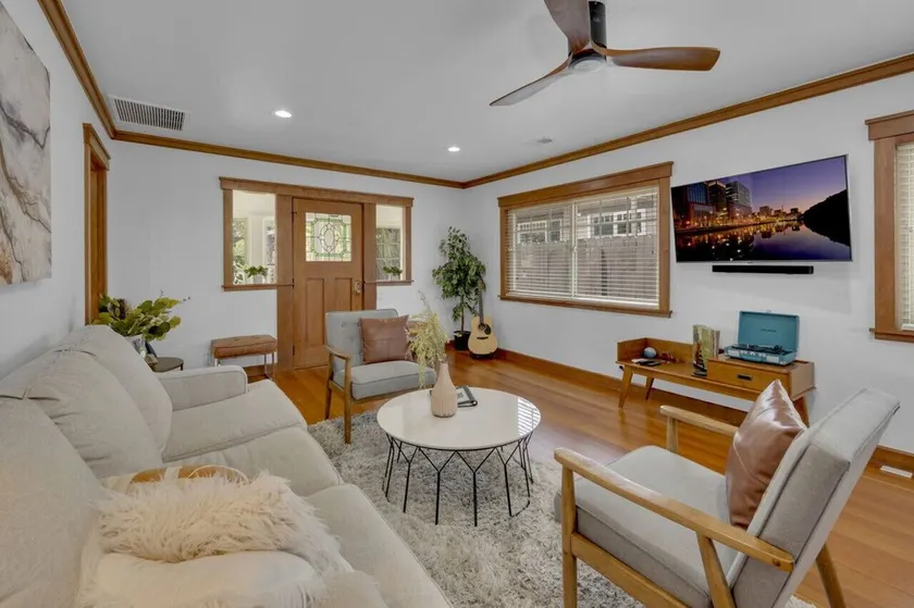 Family Friendly - Canyonview, Jacuzzi, EV Charger, Desk - Image 1