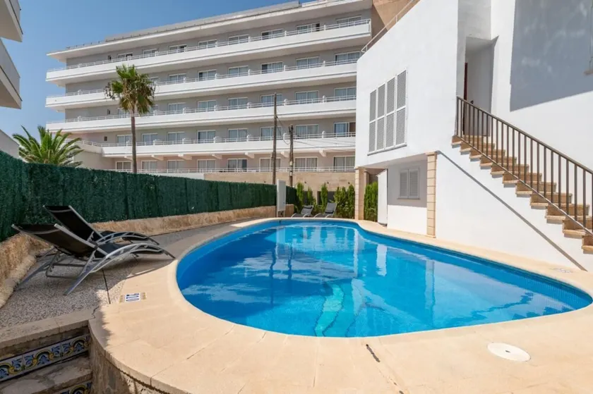 Studio with Balcony and Sea View - Image 1