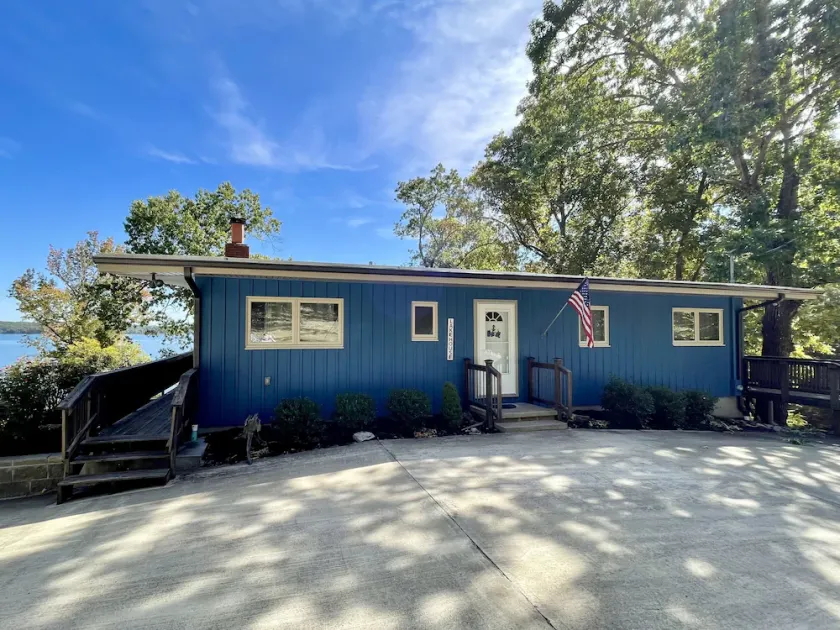 Gather at family-friendly Shelter Point on KY Lake - Image 1