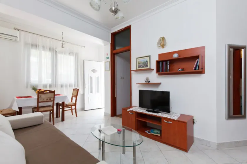 Tihi Val Apartments - Image 1