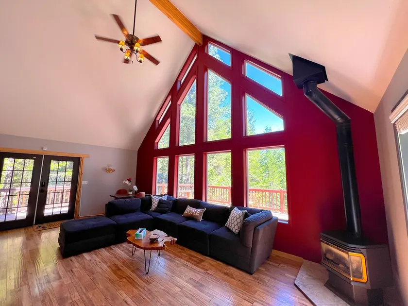 *Mountain View* Entire Upstairs CHALET, Kalispell, MT - Image 1