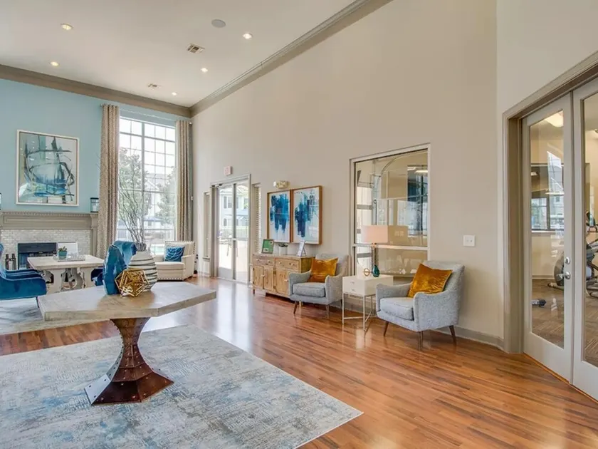 Landing Furnished Apartments near Barfield - Image 1