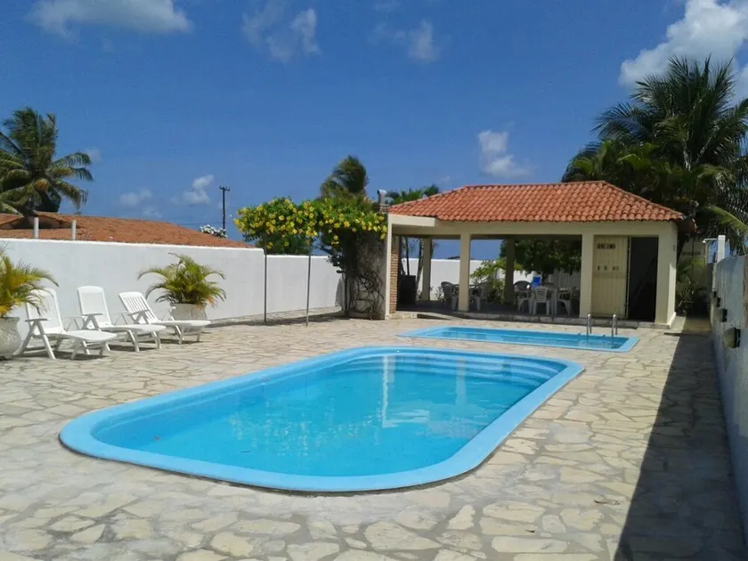 Family home, swimming pools, wheelchair accessible, 80 meters from the sea, Lucena/Camacari - Image 1