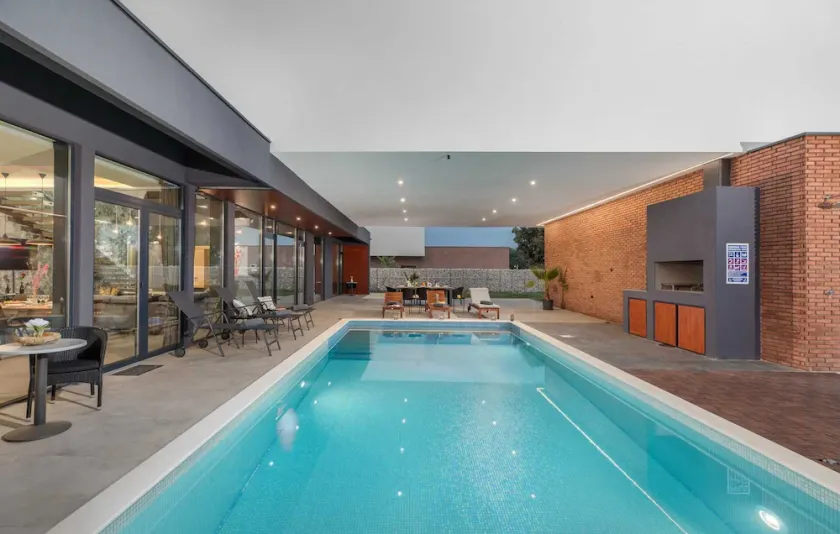 Luxusvilla Aurealis mit Pool - Image 1