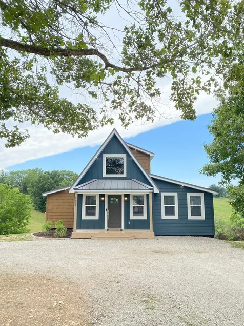 Family Cabin with Pond near Branson - Image 1