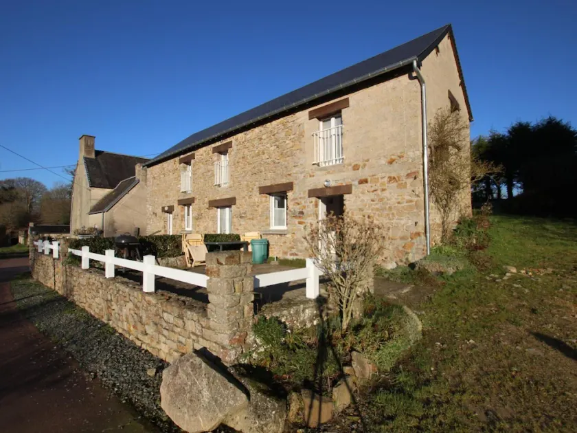 Comfortable semi-detached house between sea and countryside - Image 1