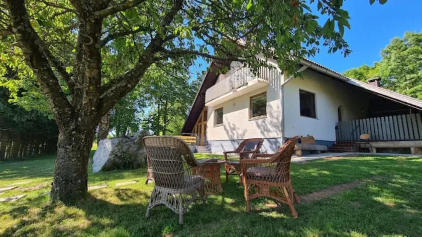 House at the edge of the forest Gacka - Image 1