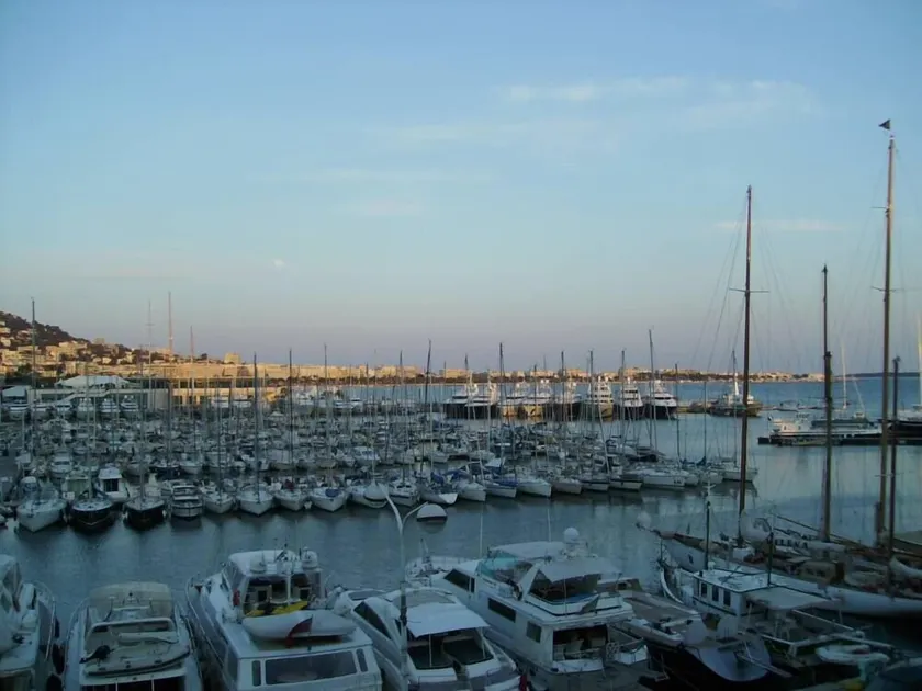 CANNES center. En stor seng og to singler. WIFI. CLIM. Balkon. elevator - Image 1