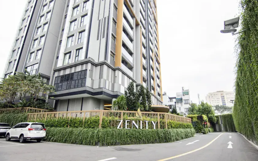 Sunny Zenity Residence Downtown - Image 1