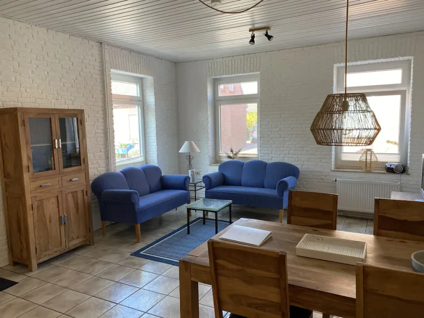 Vacation apartment \"Seestern\" with large garden in the heart of Pilsum - Image 1