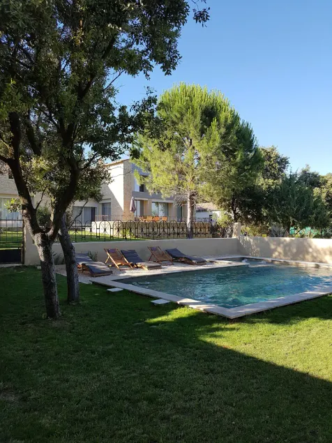 Modernes Bauernhaus in Uzés, beheiztes Schwimmbad, Sauna, Whirlpool und Fitnessraum - Image 1