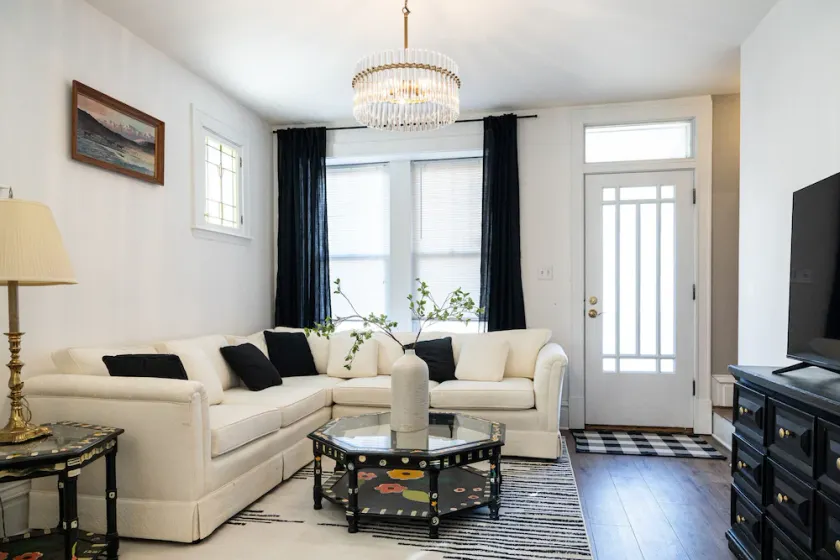 Spacious Home w/ King bed! Fenced Yard - Image 1