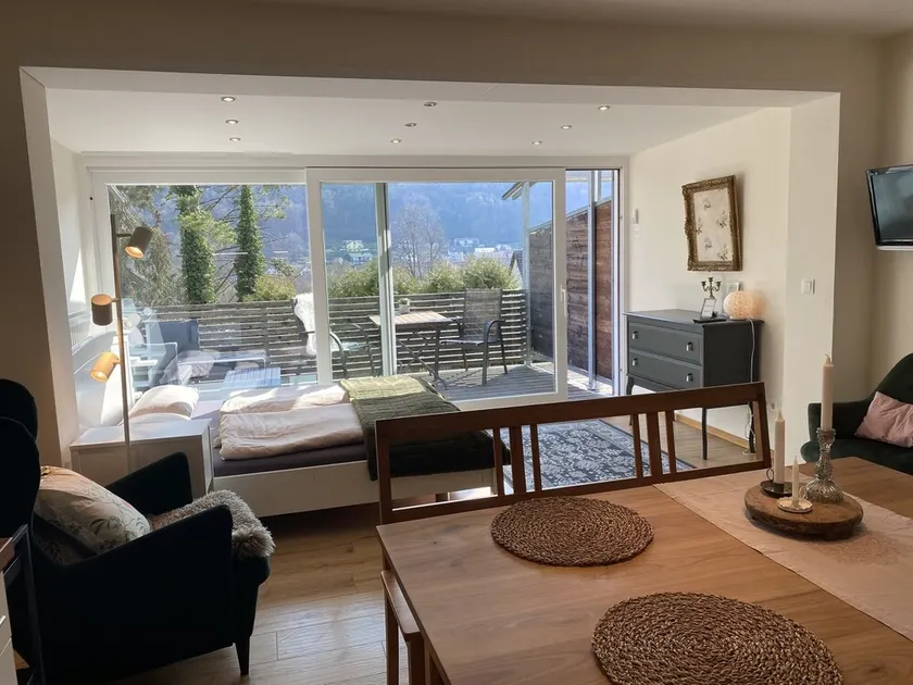 Kærligt møbleret en-værelses lejlighed (35sqm) med balkon for op til to personer - Image 1
