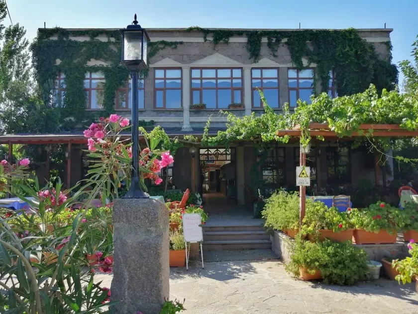 Assos Büyük Yıldızsaray Otel - Image 1
