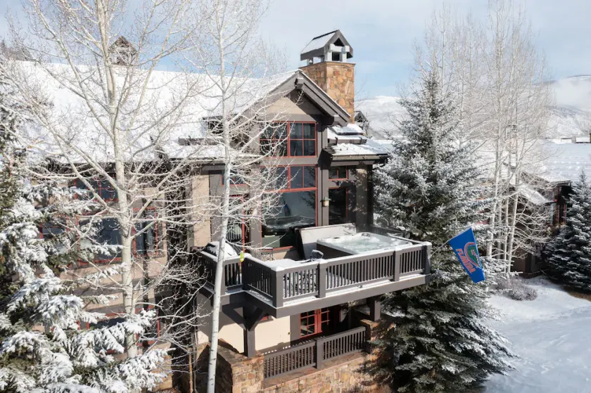 Luxurious Ski-in Ski-out Home in Arrowhead community - Image 1
