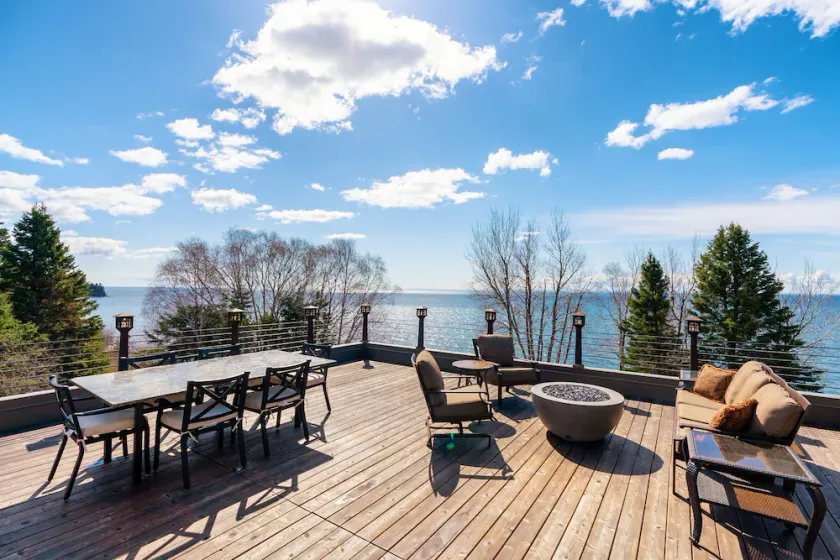 Waterfront 2 BR, 1 BA, firepit, & roofdeck for panoramic views of Lake Superior - Image 1