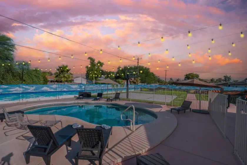 This is it - Great Location -13 Beds - Pool - Gym - Image 1