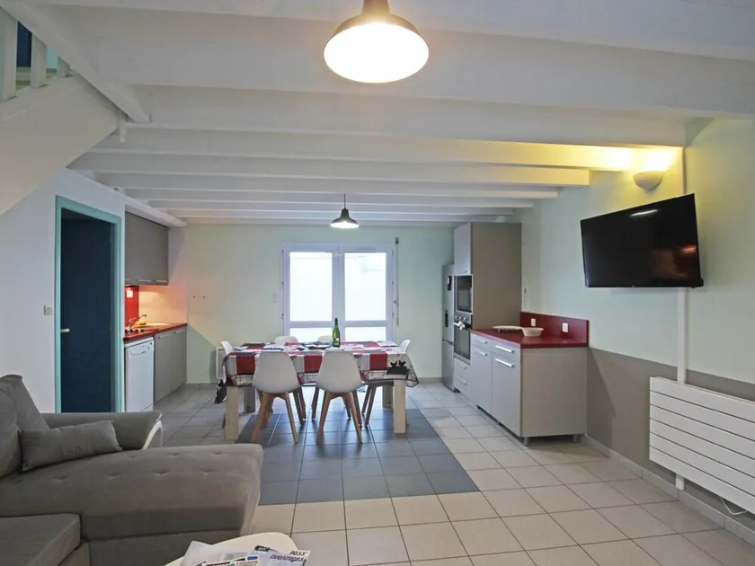 Cozy cottage near the beach, wifi, pets allowed - Image 1