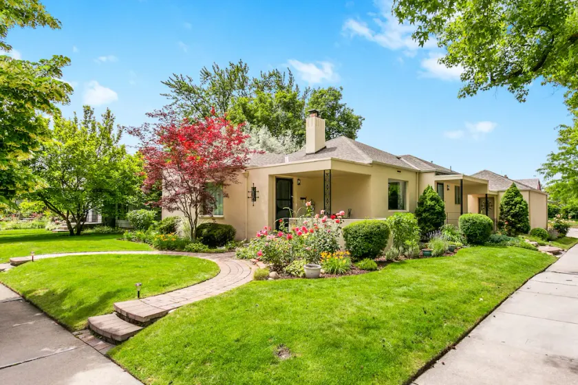 Stunning & Spacious | 938 Downtown Villa - Image 1