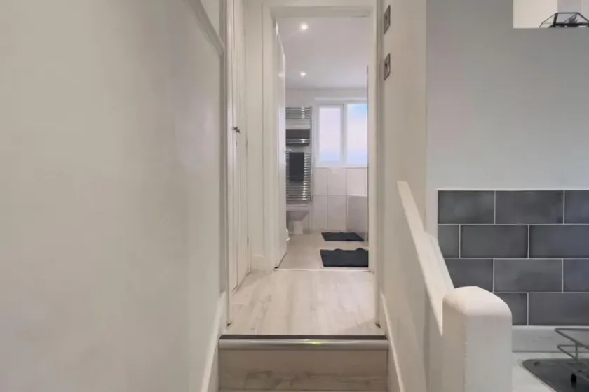 Apartmentsleeps8-wifi-famillyfriendly-citycentre - Image 1