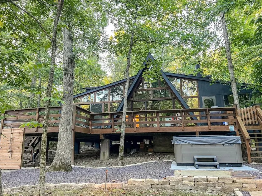 FLAT, Lakefront chalet; Hottub, Playground, Firepit, Wifi, and more! - Image 1