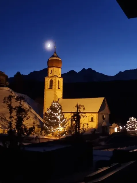 Spacious vacation apartment with unobstructed views of the Ötztal mountains - Image 1