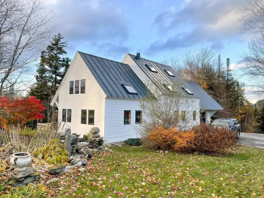 Hand Crafted Post and Beam Home with Mountain Views Minutes from Sugarbush - Image 1