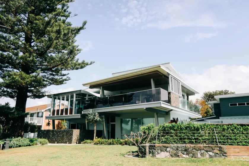 Steps to Werri Beach, Ocean Views & Sleeps 15 - Image 1