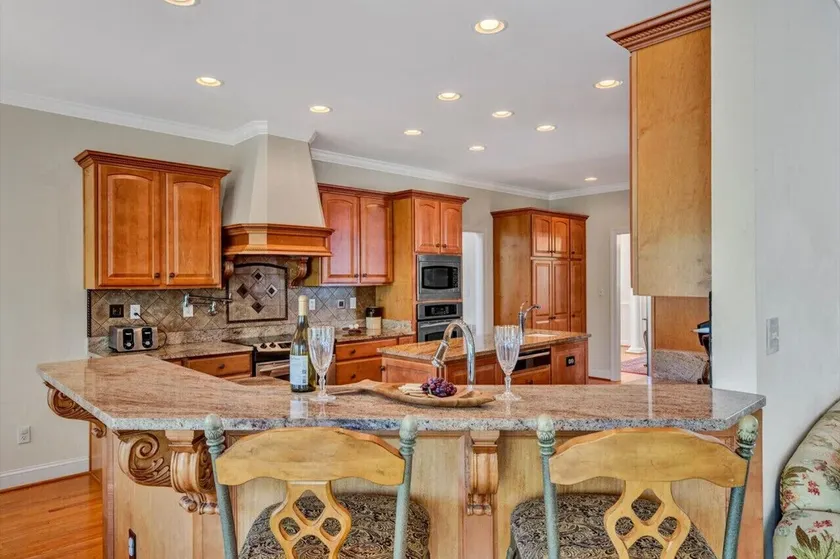Gone Fishing Sleeps 8 - Home has 5000 sq ft. and 4 floors of fun including a movie room and game room - Image 1