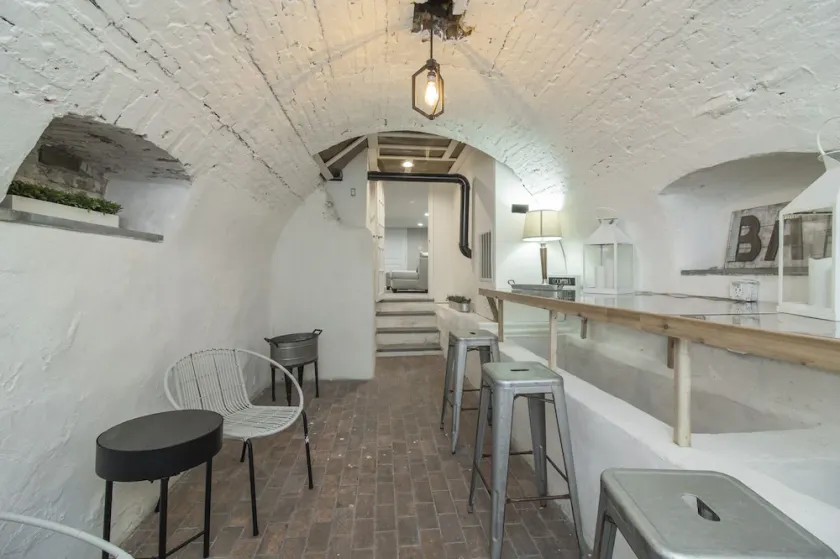 3-BD with a Wine Cellar in the Heart of Conshy - Image 1