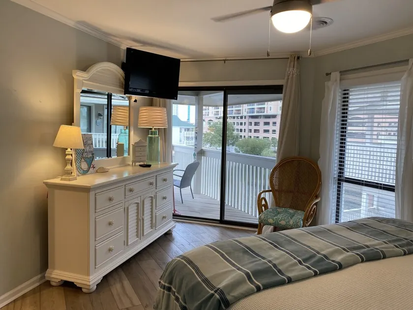 Tilghman Lakes H4 condo - Image 1