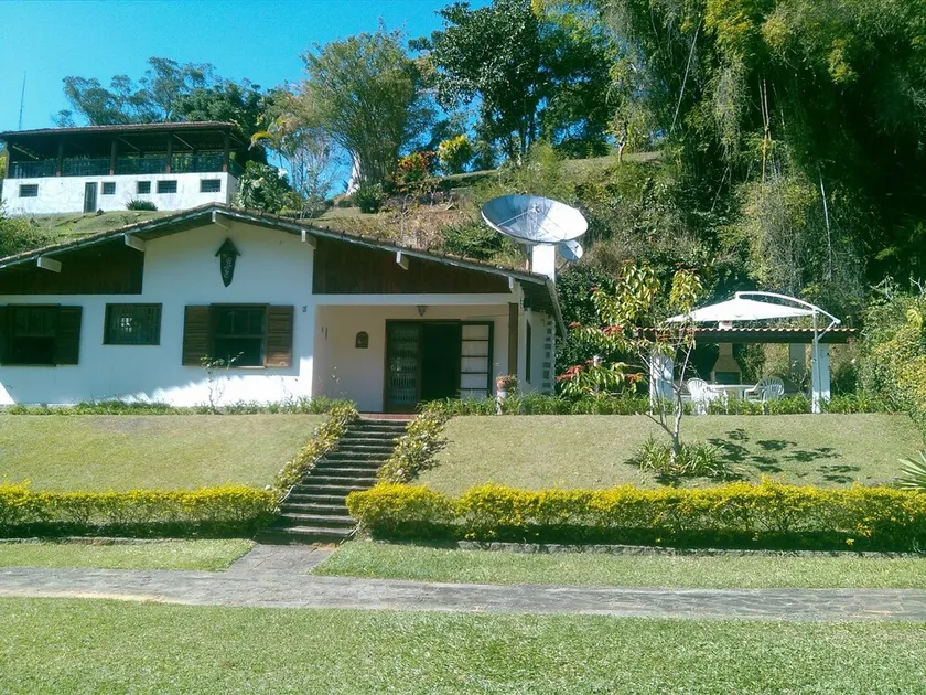 House in a gated community with 3 bedrooms, Quebra Frascos neighborhood in Teresópolis. - Image 1