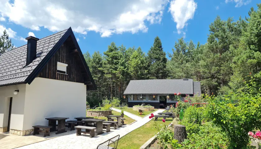 House Maka - Image 1