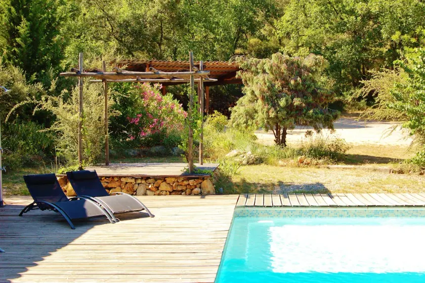 Ruhige Villa, Schwimmbad und Jacuzzi im Herzen der grünen Provence. - Image 1