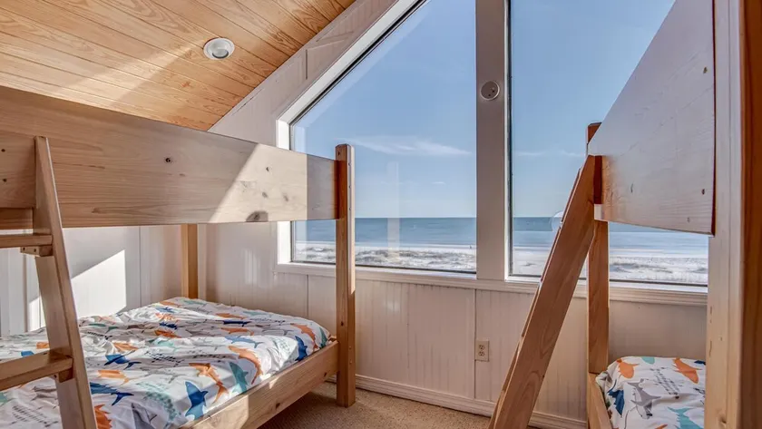 Triple Seas by Southern Vacation Rentals - Image 1