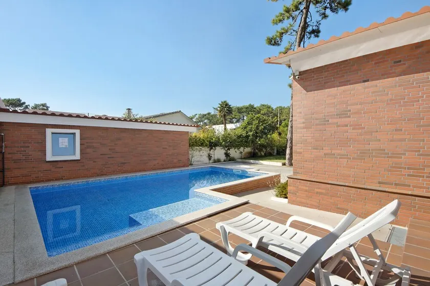 Casa vacanze 'Moradia Pinheiro Manso' con piscina privata, terrazza privata e Wi-Fi - Image 1