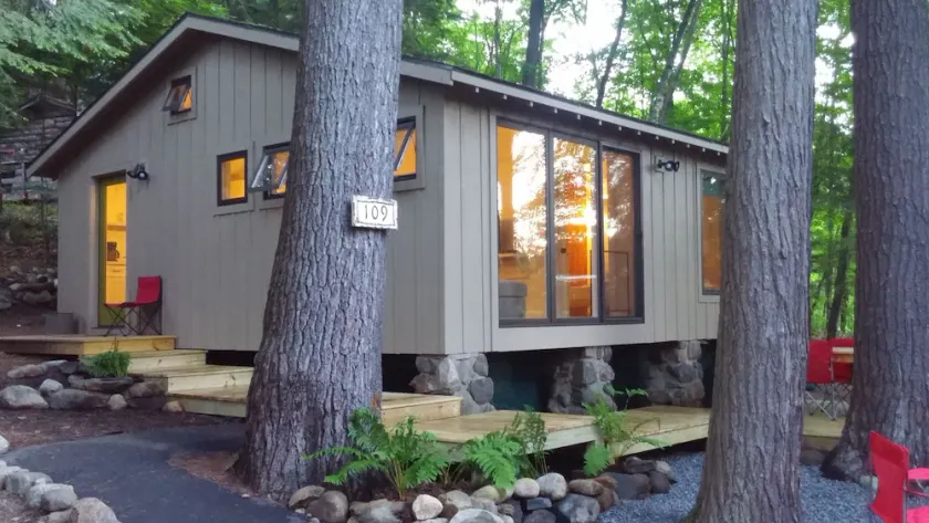 Modern Lakeside Cabin - Kajak, kanot, SUP perfekt sjö vistelse - Image 1