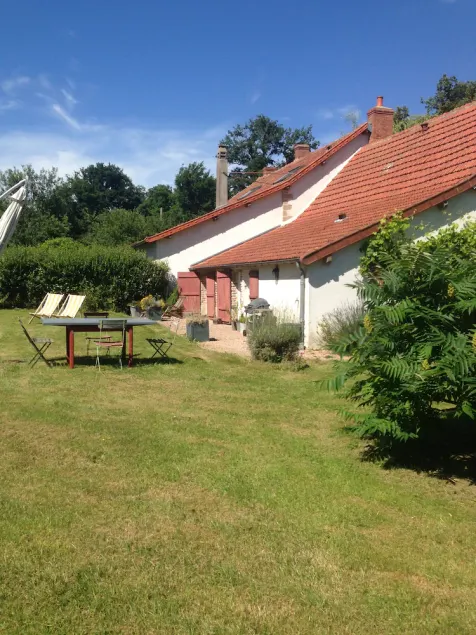Country house at the heart of the Bourbon hedged farmland - Blomard - Image 1