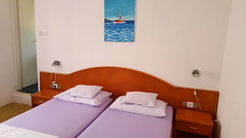 Rooms Milena - Double or Twin Room with Private Bathroom - Image 1