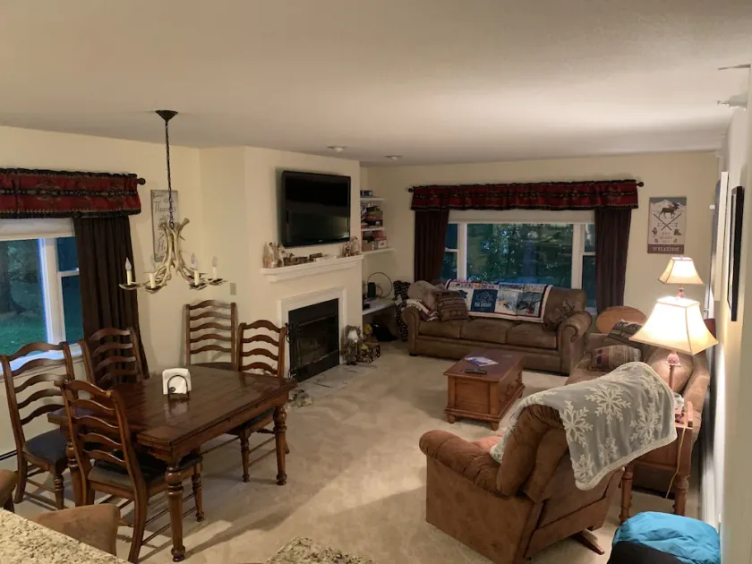 Winterplace Condo Steps away from slopes - Image 1