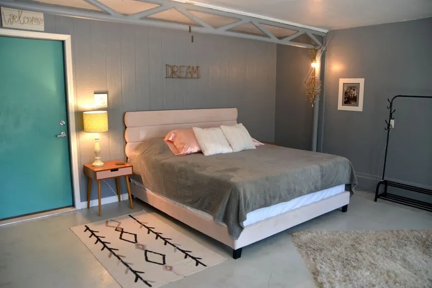 The Studio at Stardust Mid-Century Retreat - Image 1