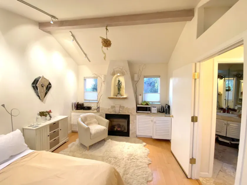 Serene Montclair Getaway - Image 1