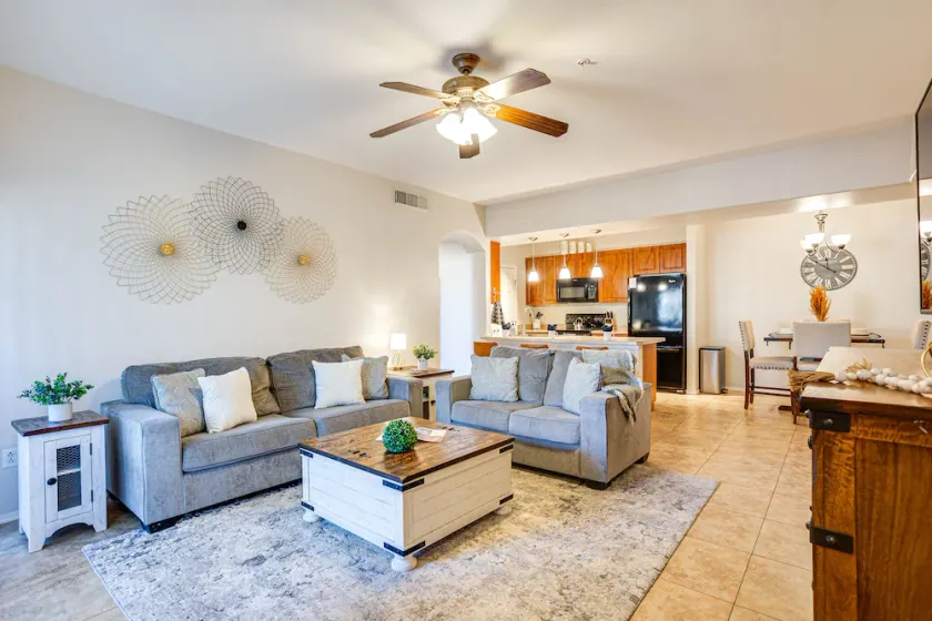 3BR condo w community pool/hot tub, BBQ - Image 1