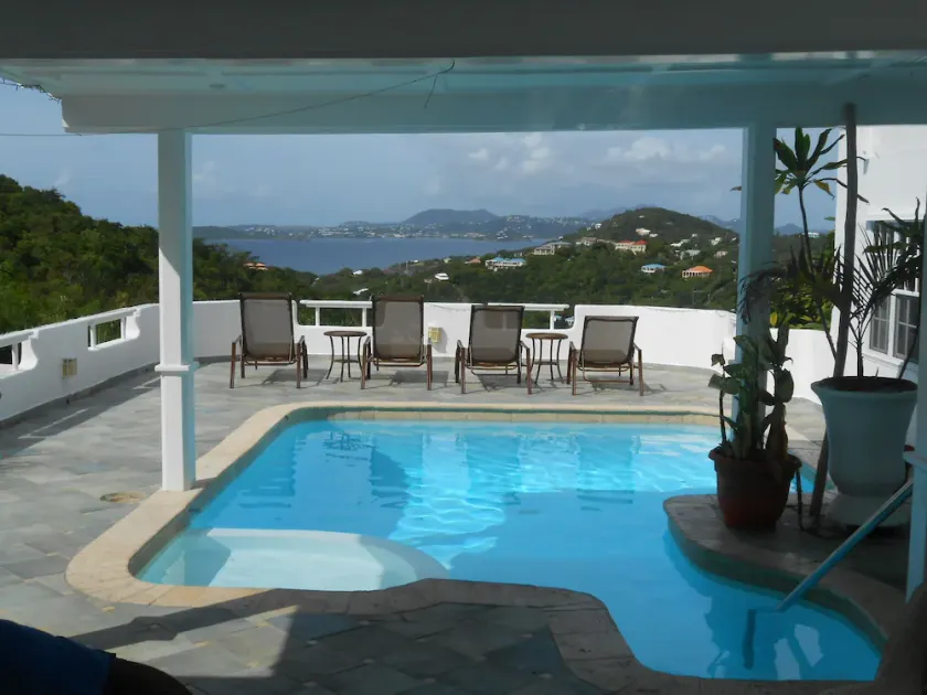 Poolside 2BR with Incredible Sunset View - Image 1