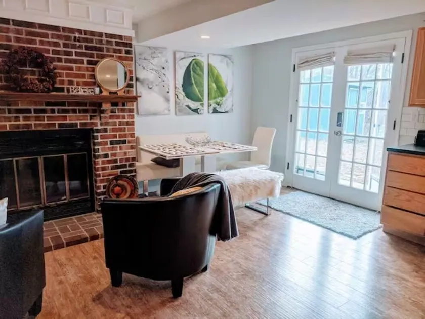 Modern & Private 15 min to Downtown Lincoln Pet Friendly - Image 1