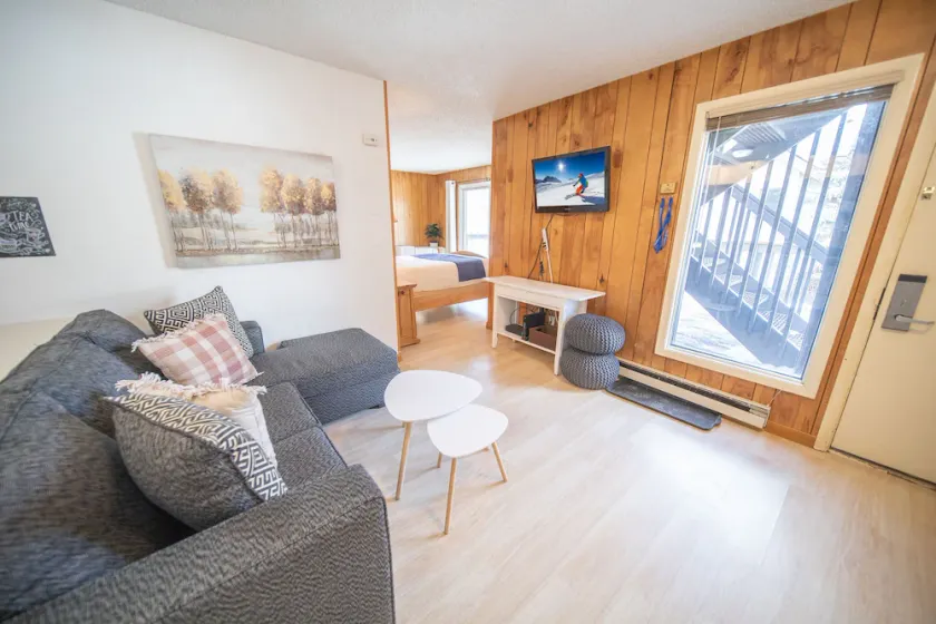 Large Winter Studio | Walk to Lifts, Hot Tub - Image 1