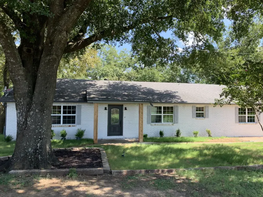 Durant 4BDR house / 56 acres moins de 1/2 mile / Choctaw Casino / Fire Pit, Cornhole - Image 1